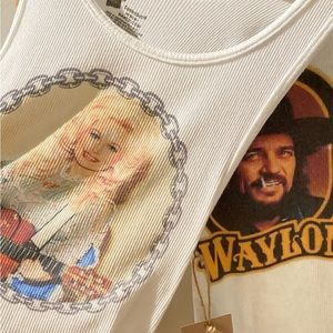 WAYLON up cycled secondhand tank.